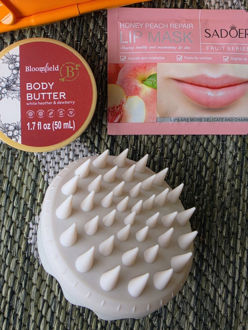 Makeup Bag & Sample Bundle - Picture 4 of 10